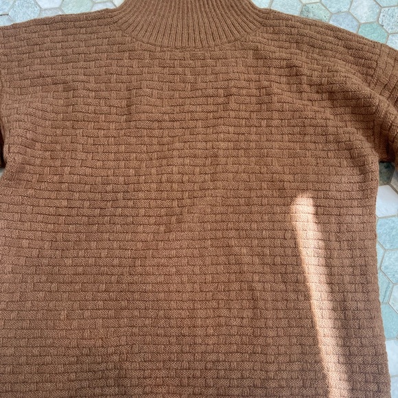 Wolhide Lattice Turtleneck Fawn Sweater Size S/M - Picture 3 of 5